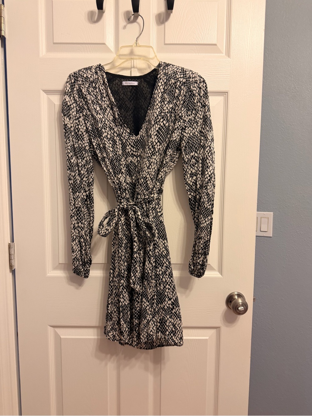 Motivi Black and White Printed Mini Wrap Dress - Picture 2 of 2